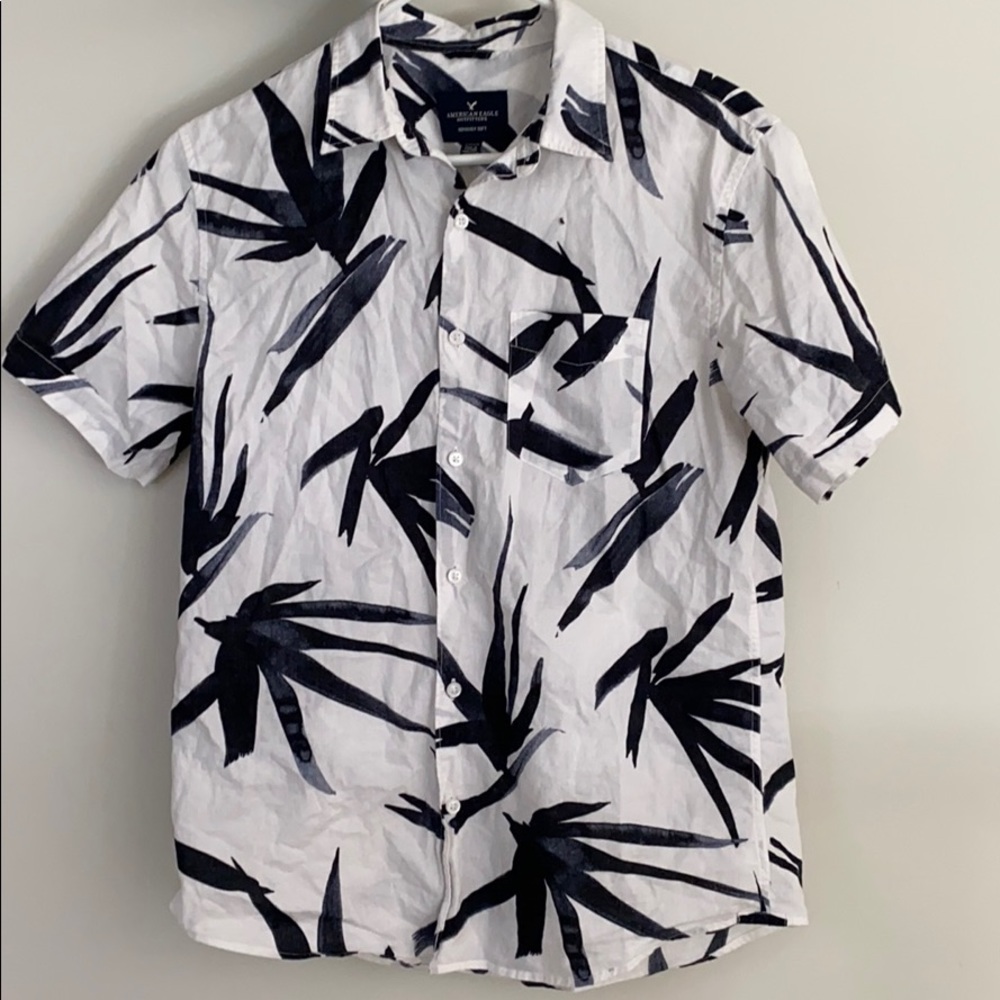 American Eagle Men’s Size Small Shirt